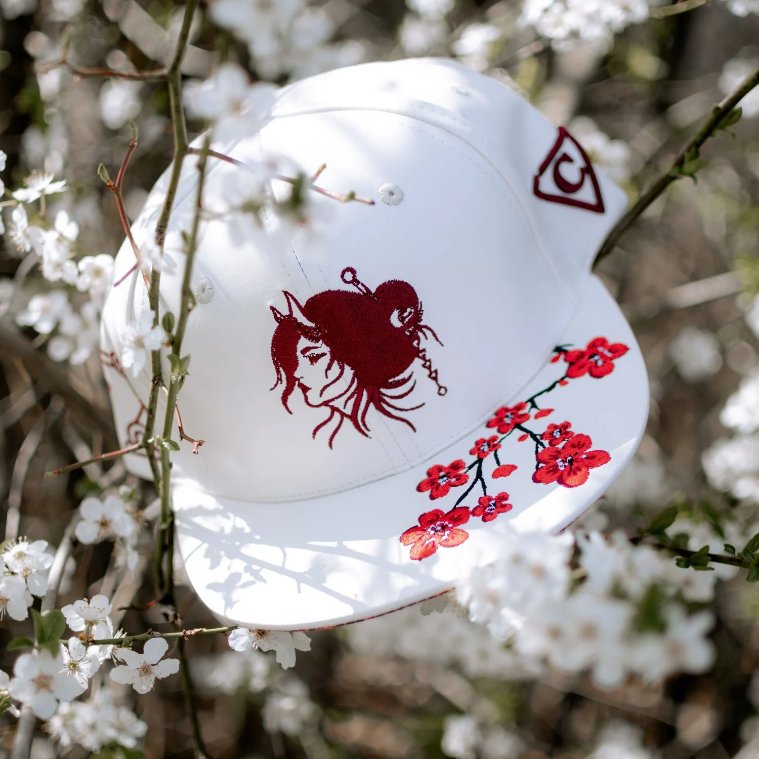 Robot Geisha Snapback - White Artificial Leather/Red Cherry Blossom - Image 3