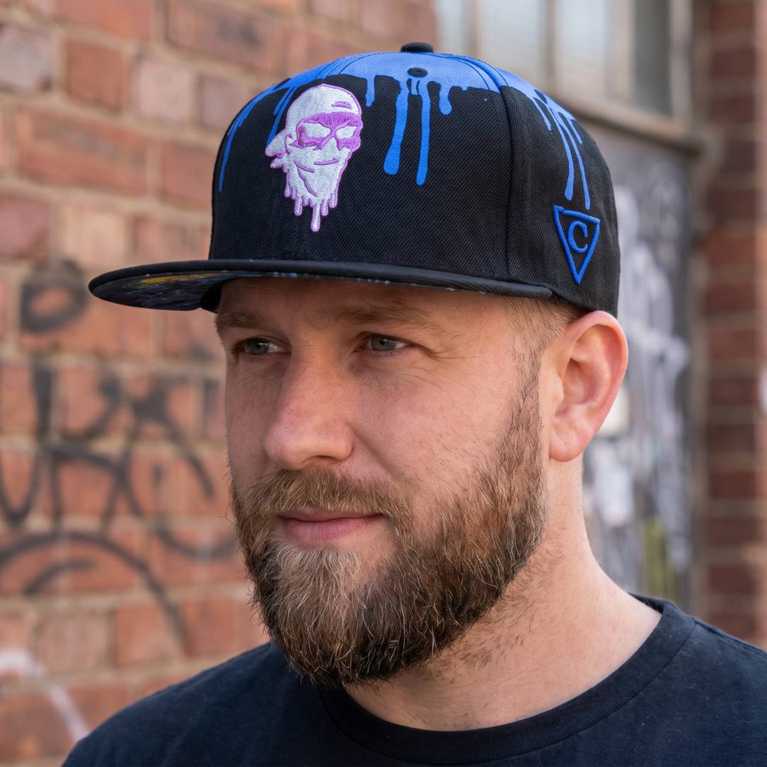 Spray Snapback - Black/Blue Graffiti Spray - Image 3